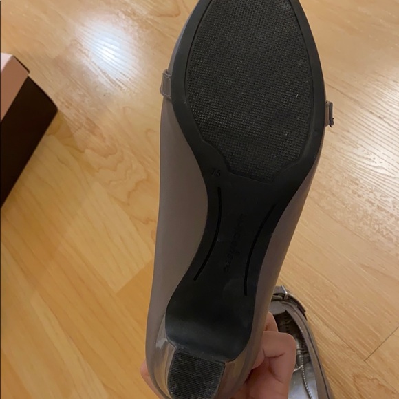 Grey-ish tan heels! - Picture 3 of 3